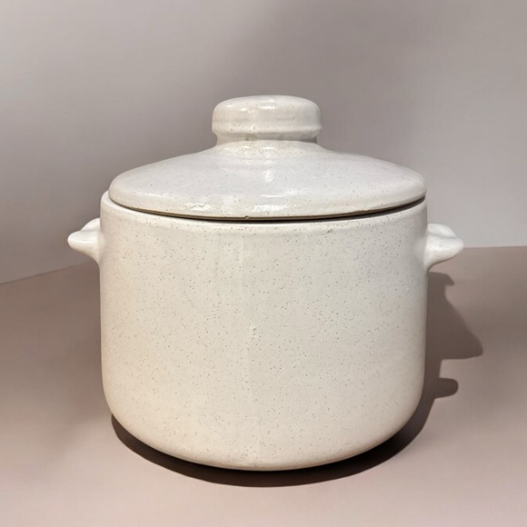 **SOLD** Vintage West Bend Ceramic Beanpot with Lid - Picture 2 of 5